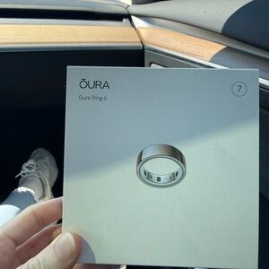 Oura Ring 4 - Rose Gold brand new size 7